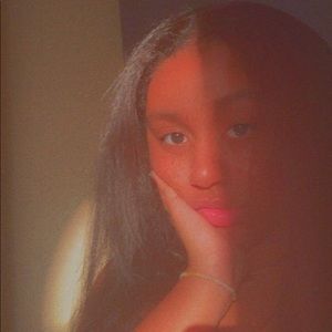 Meet your Posher, Mya